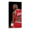 Michael Jordan mira sobre su hombro